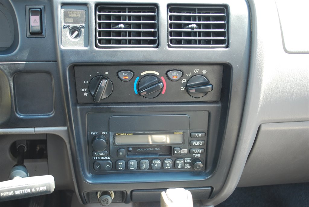 2002 Toyota Tacoma Base photo 9