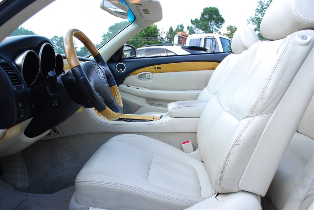 2005 Lexus SC 430 photo 14