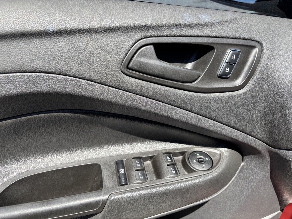 2016 Ford Escape S - Photo 18