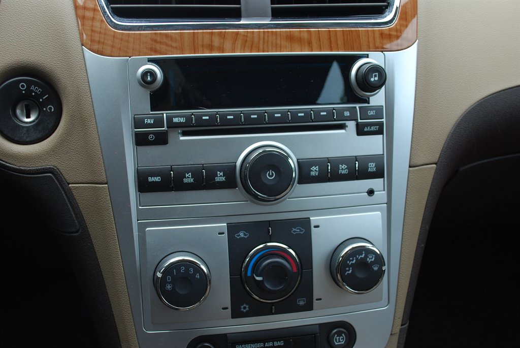 2010 Chevrolet Malibu 1LT - Photo 17